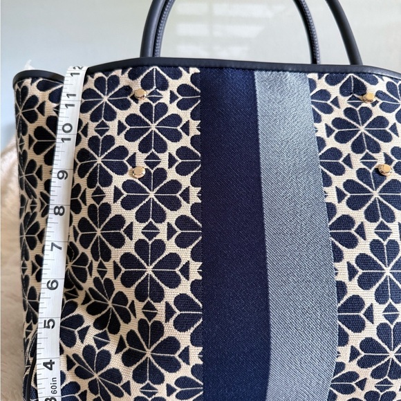 Kate Spade Blue and Cream Floral Tote NWT - Picture 4 of 9